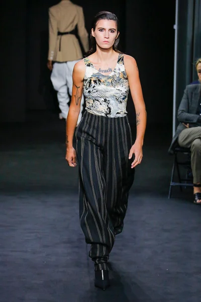 Look 12